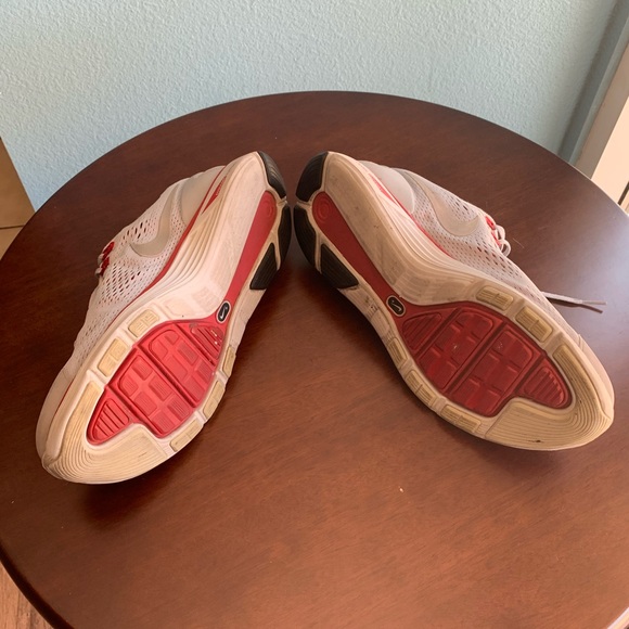 Selling this pair of Lunarlon Nike color grey - Picture 5 of 5